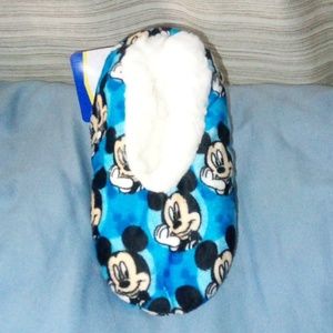 🆕 Blue "MICKEY MOUSE" FUZZY BABBA faux fur Slipper socks SIZE: 3T-4T SHOE: 8-10